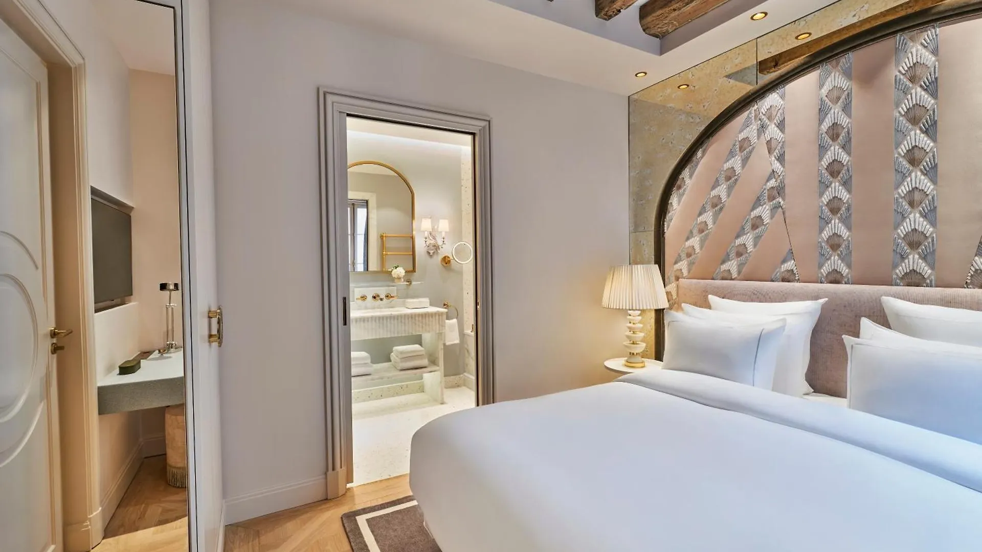 Отель Maison Barriere Vendome Париж