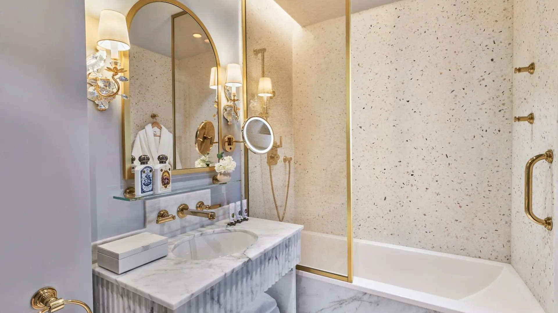 ***** Hotel Maison Barriere Vendome Paříž Francie
